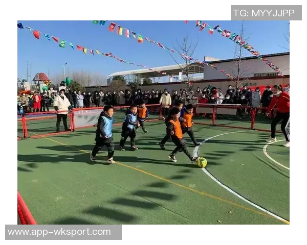 激情与拼搏交织的绿茵场上足球赛观后感分享与思考